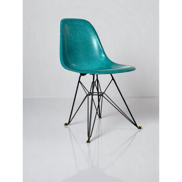 Mid-Century Modern Modernica Case Study Fiberglass Eiffel Side Chairs - Set of 4 For Sale - Image 3 of 9