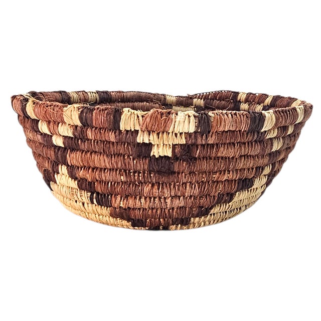 Southwestern Coiled Basket Bowl With Devil’s Claw Pattern, 6.25" For Sale In San Francisco - Image 6 of 9