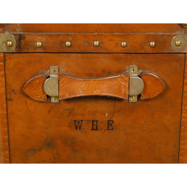 English Turn of the Century Leather Trunk with Brass Accents and Monogram, 1900s For Sale - Image 4 of 12