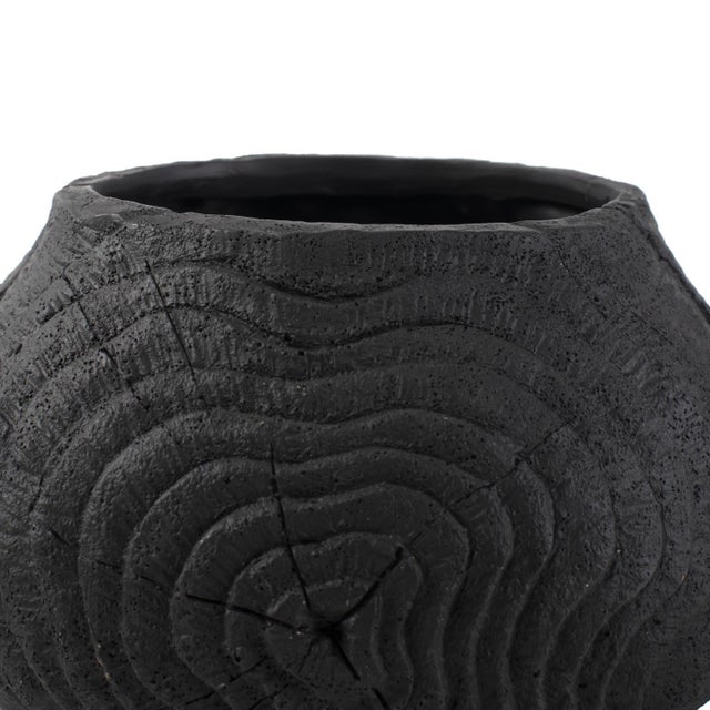 This exquisite bowl showcases beautiful attention to detail, with intricate patterns and textures that mimic the organic...