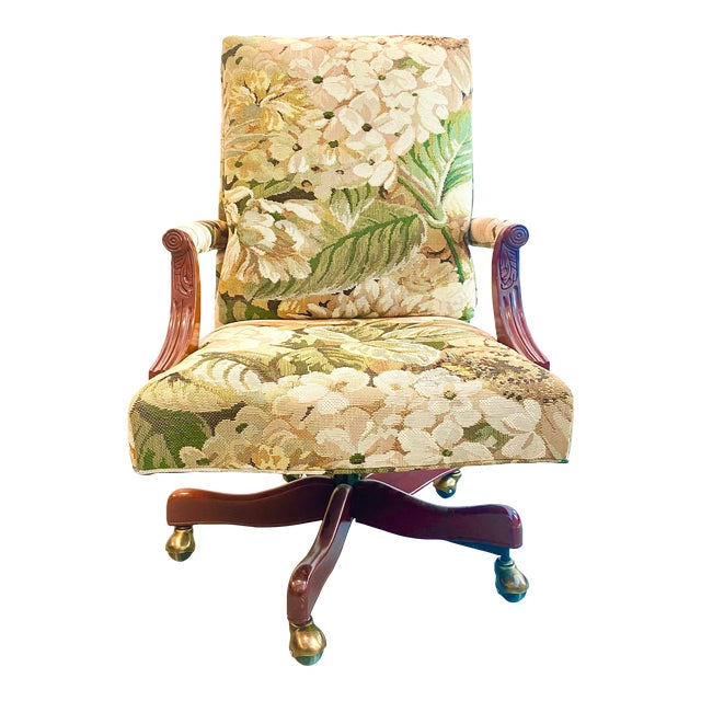 1990s Hancock & Moore Swivel Executive/ Desk Chair With Extra Cushion for Shorter Statue For Sale