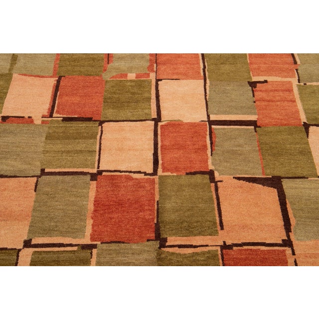 Contemporary 2010s Modern Wool & Silk Tibetan Rug With Geometric Design in Green & Orange For Sale - Image 3 of 7
