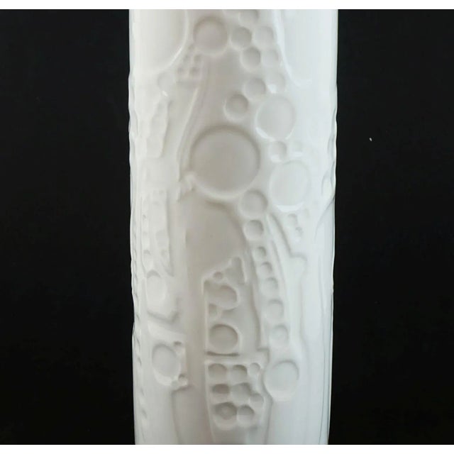 Very beautiful large porcelain vase by Gerold-Porzellan Bavaria from the 1960s to 1970s. Model number 7840/2 with a glossy...