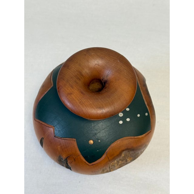 1980s Wanderin Willy Turned Wood Base New Zealand Totara A805 For Sale - Image 5 of 5