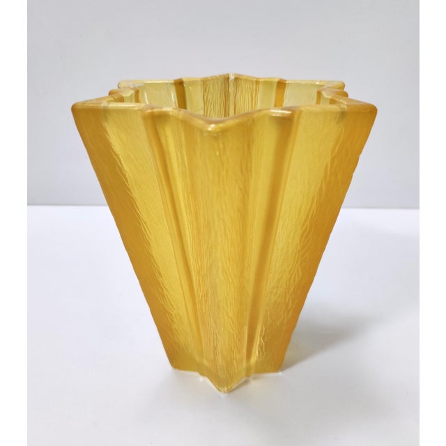 Art Deco Star Shaped Yellow Glass Vase by Pierre Davesn for Daum, 1940s For Sale - Image 13 of 13