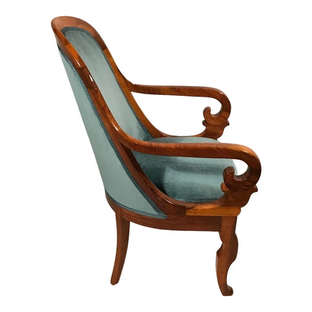 Biedermeier walnut armchair, South West Germany 1820. This very comfortable original Biedermeier walnut armchair or...