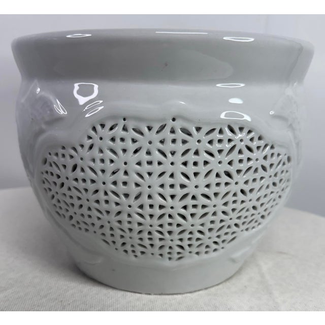 Early 21st Century White Reticulated Cache Pots - A Pair For Sale - Image 5 of 11