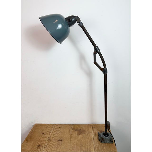 Industrial Grey Enamel Workshop Table Lamp from Siemens, 1950s For Sale - Image 6 of 18