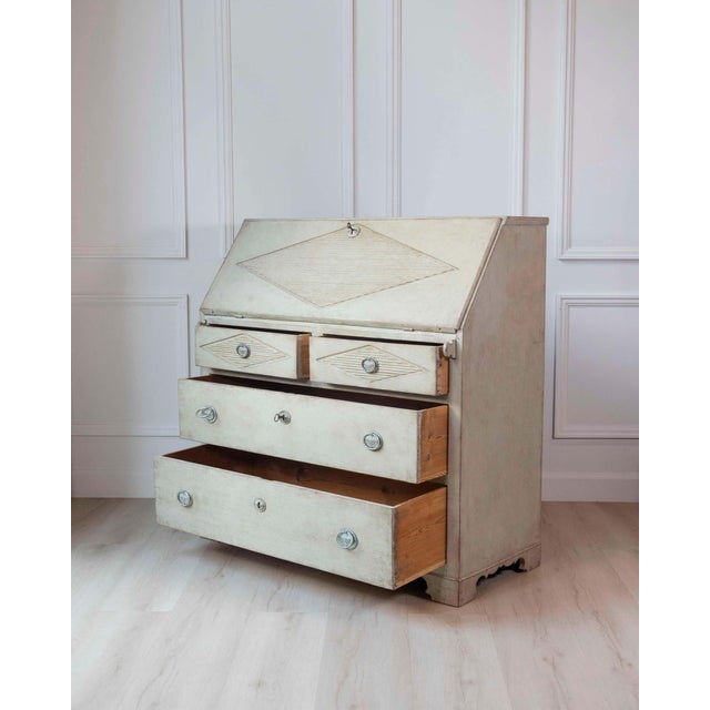 Swedish Gustavian Slant-Front Secretary in Original Cream Paint, 19th Century For Sale - Image 4 of 15