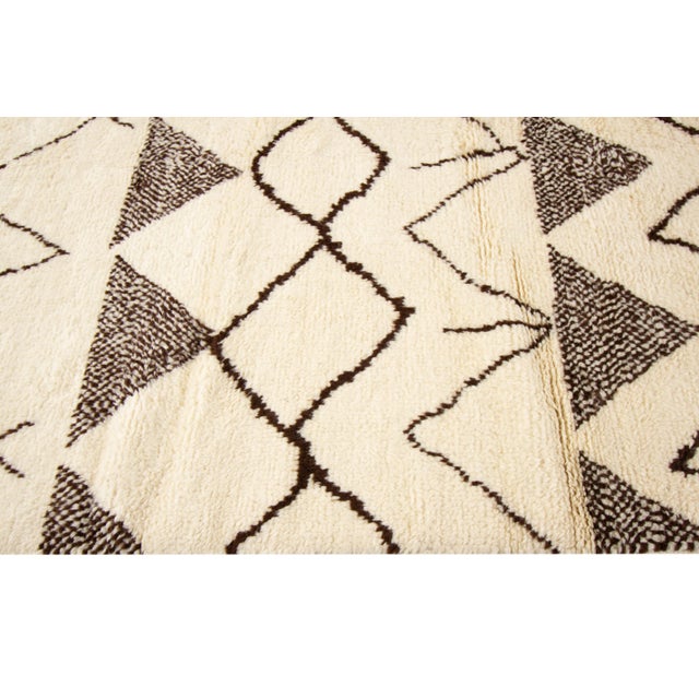 Textile Handmade in Beige Modern Moroccan Style Wool Rug - 9'6" X 13'7" For Sale - Image 7 of 9