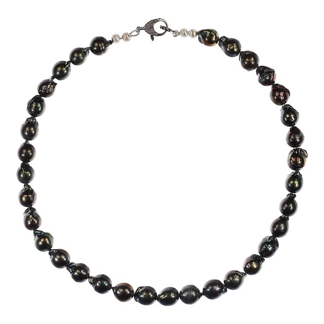 18 Inch Gorgeous Green/Black Iridescent Pearl Necklace For Sale