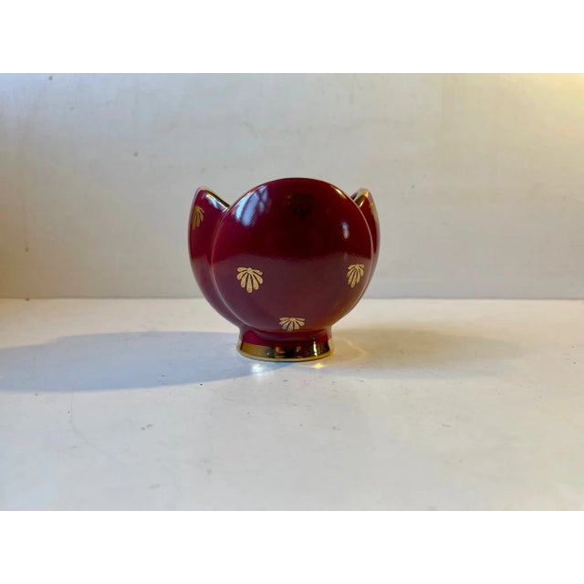 Ceramic Swedish Modern Red Ruby Vase by Arthur Percy for Upsala Ekeby, 1950s For Sale - Image 7 of 10