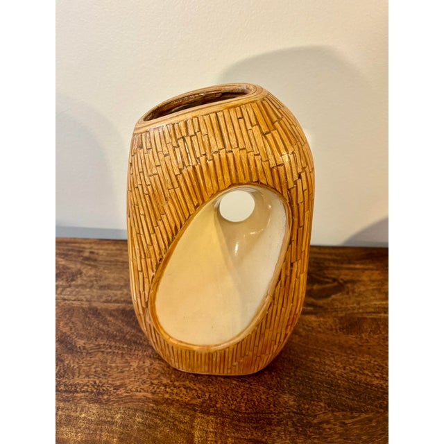 Karl Springer Vintage Coastal Biomorphic Ceramic and Reed Vase, Organic Modern For Sale - Image 4 of 7