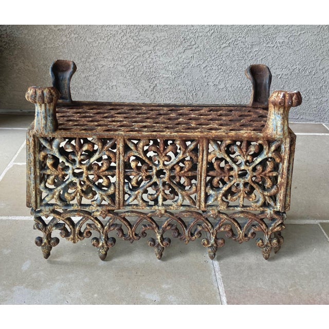 Late 19th-Century Victorian Gothic-Style Cast Iron Fleur-De-Lis Tracery Panel Jardinière on Lion Paw Feet For Sale - Image 11 of 18