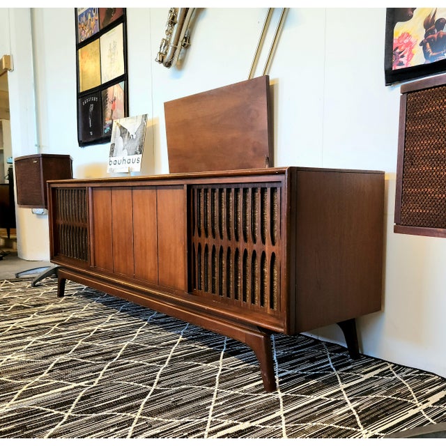 Brown 1967 Mid Century Modern Motorola Stereo Console For Sale - Image 8 of 8