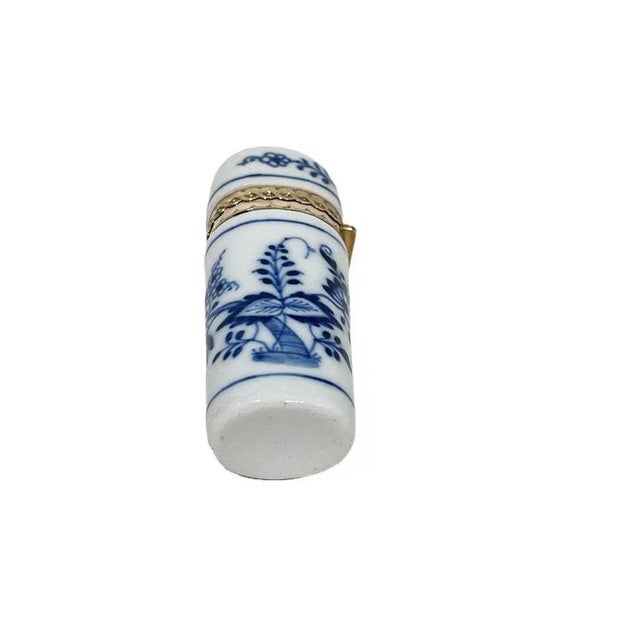 White Small Antique Gold and Porcelain Scent Perfume Bottle in Box For Sale - Image 8 of 11