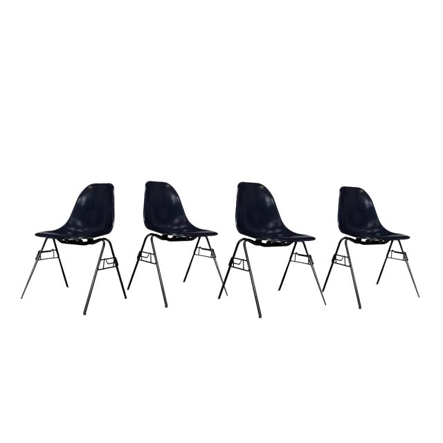 Fiberglass DSS Stacking Side Chairs by Charles & Ray Eames for Herman Miller, 1950s, Set of 4 For Sale
