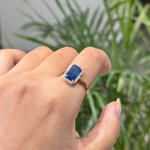 Contemporary 3.31ct Emerald-Cut Blue Sapphire Diamond Modern Engagement Ring Size 5 in 14k Gold For Sale - Image 3 of 18