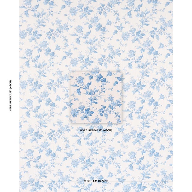 Inspired by floral prints popular in the 19th century, Boråstapeter Blomslinga features an elegant climbing-vine pattern...