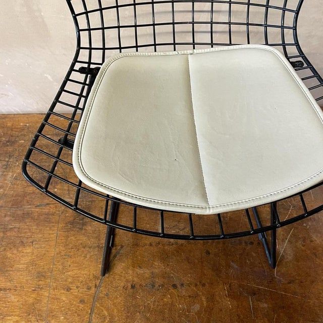 Lovely original Bertoia side chair with cushion designed by Harry Bertoia for Knoll in the 1950s. As Knoll say:...