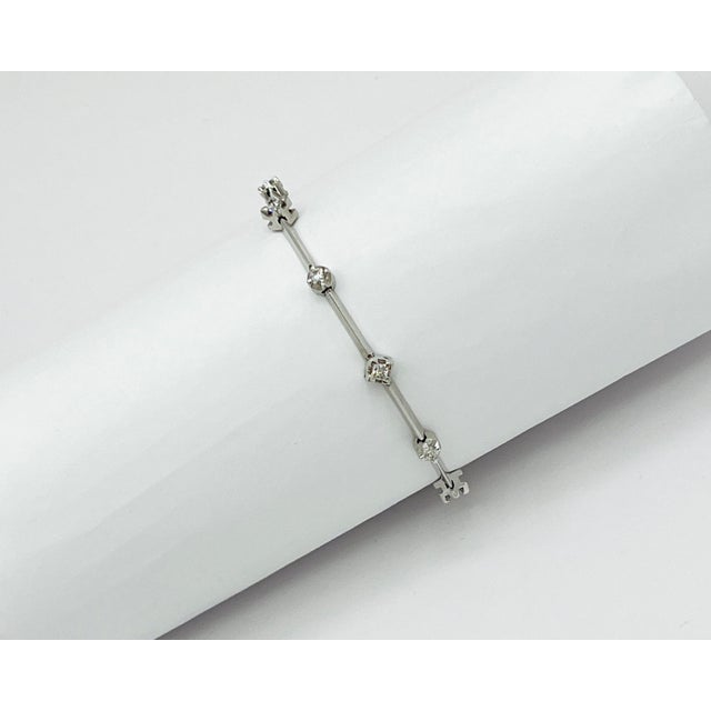 White Square & Round Diamond Bracelet in 14k White Gold For Sale - Image 4 of 9