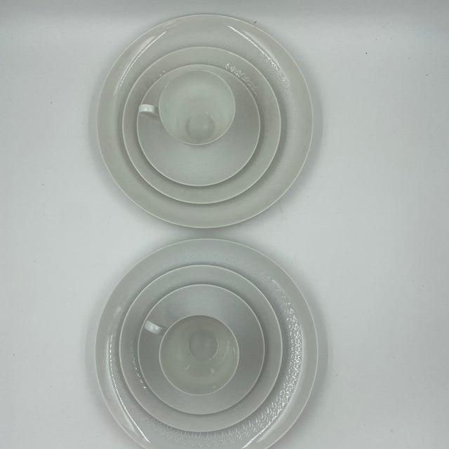 Vintage Rosenthal Germany "Motif" Porcelain Dinnerware by Bjørn Wiinblad | 16-Piece Service for Four For Sale - Image 11 of 12