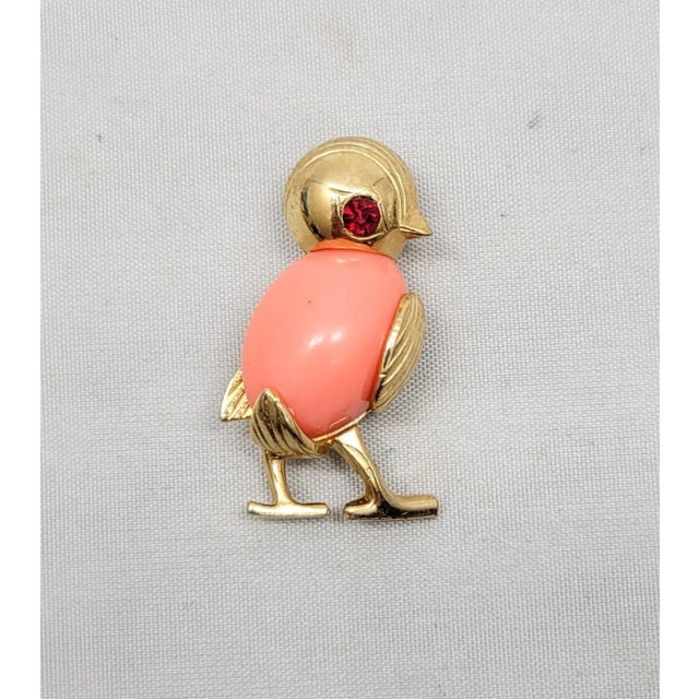 Mid-Century Modern Vintage 1960s Signed Napier Small Goldtone Faux-Coral Chick Brooch For Sale - Image 3 of 8