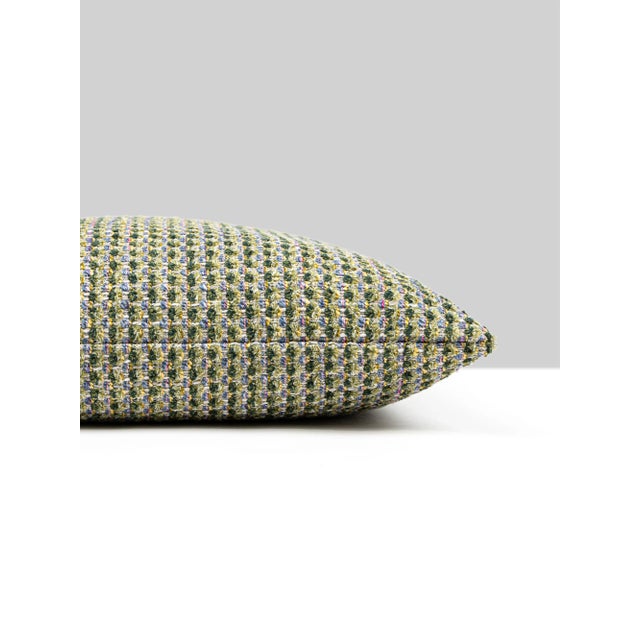 Performance fabric never looked chicer with our Heatherton woven. Featuring 14 fashionable colorways in recycled acrylic...