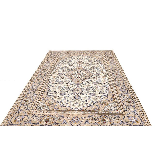 Middle Eastern Rug in Virgin Wool For Sale - Image 4 of 11