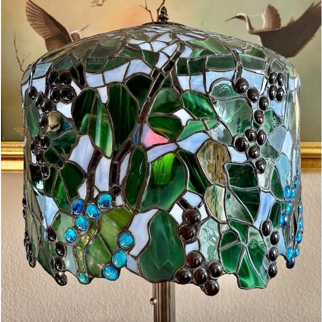 Rare c.1915 Unique Art Glass & Metal Co. Grapevine Leaded Glass Table Lamp With Egyptian Sphinx Bronze Base | Museum Quality For Sale - Image 16 of 18