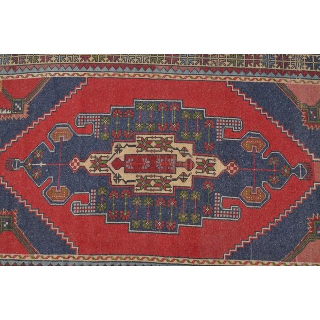 Handwoven Vintage Oushak With Faded Geometric Medallion For Sale - Image 10 of 10