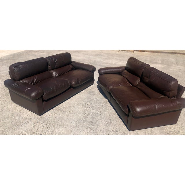 Chocolate Leather 3-Seat Sofas by Tito Agnoli for Poltrona Frau, 1970s, Set of 2 For Sale - Image 14 of 14
