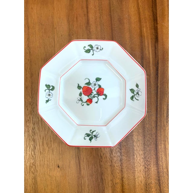 Late 20th Century Fitz & Floyd Octagonal 8” Strawberry Salad / Dessert Plates - Set of 5 For Sale - Image 5 of 5