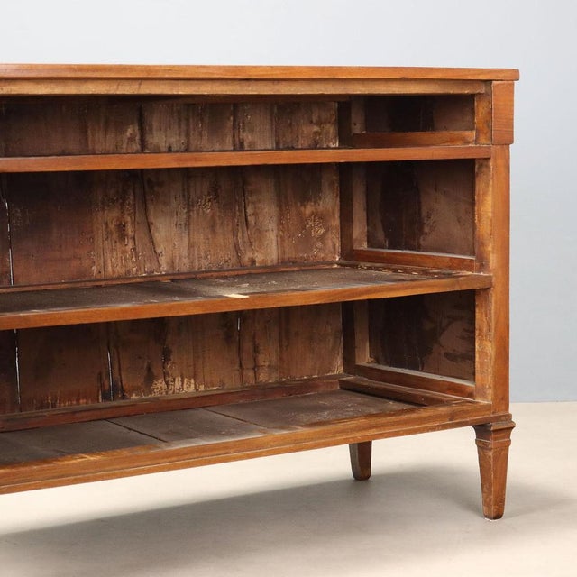 Brown Early 19th Century Italian Directoire Chest of Drawers in Walnut For Sale - Image 8 of 10