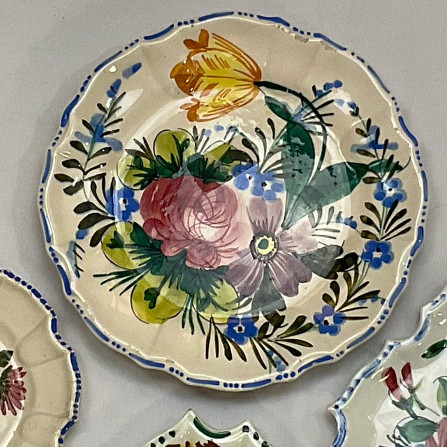 Ceramic 1940s Italian Faience Rose Hand Painted Plate Wall Collection - Set of 4. For Sale - Image 7 of 13