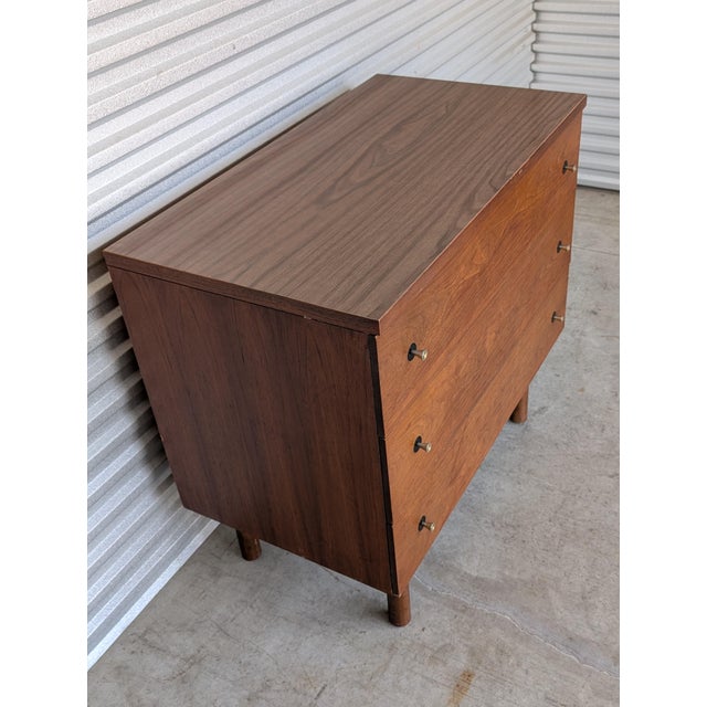 1960s 1960s Stanley Distinctive Furniture Mid Century Modern Bedroom Set With Mirror For Sale - Image 5 of 18