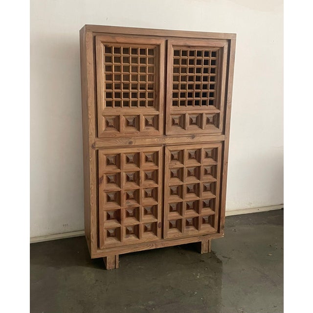 1960s Spanish Solid Pine Brutalist Cabinet Attributed to Biosca For Sale - Image 4 of 7