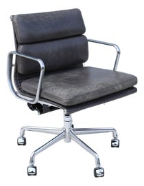 Example of Eames Chairs