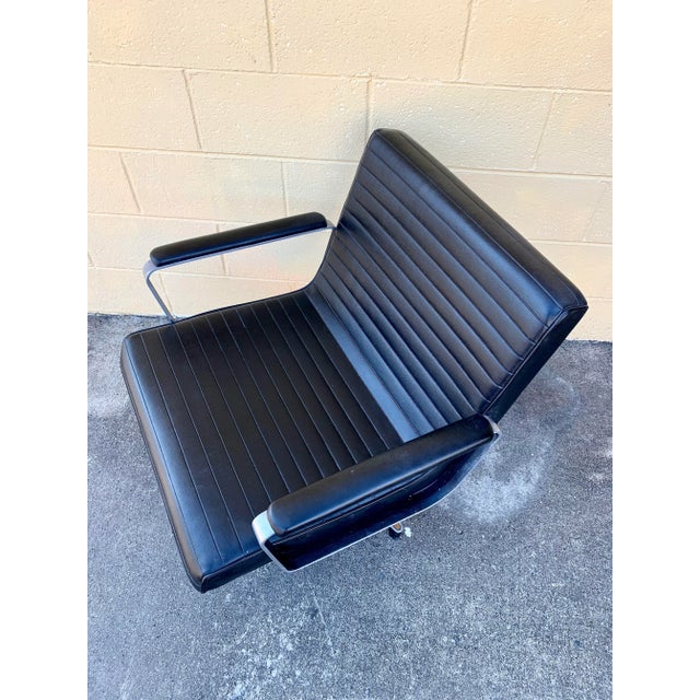 Mid-Century Modern Vintage Swivel Lounge Chair by Chromcraft For Sale - Image 3 of 11