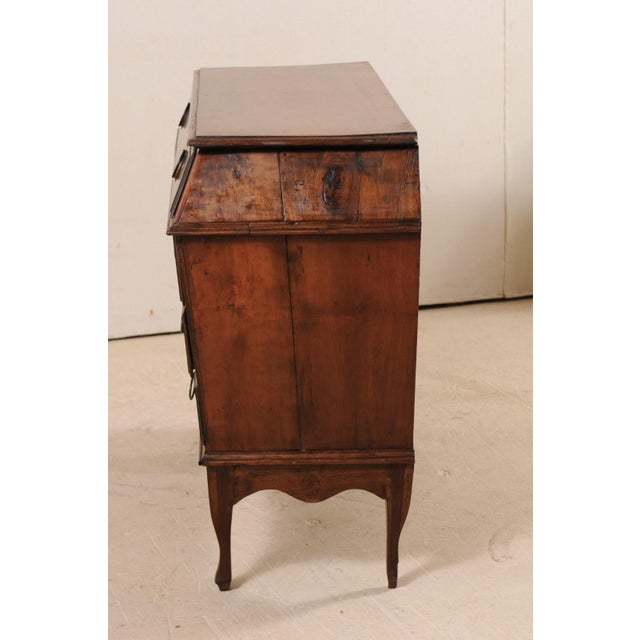 Late 18th Century Italian Walnut Wood Commode For Sale - Image 10 of 12