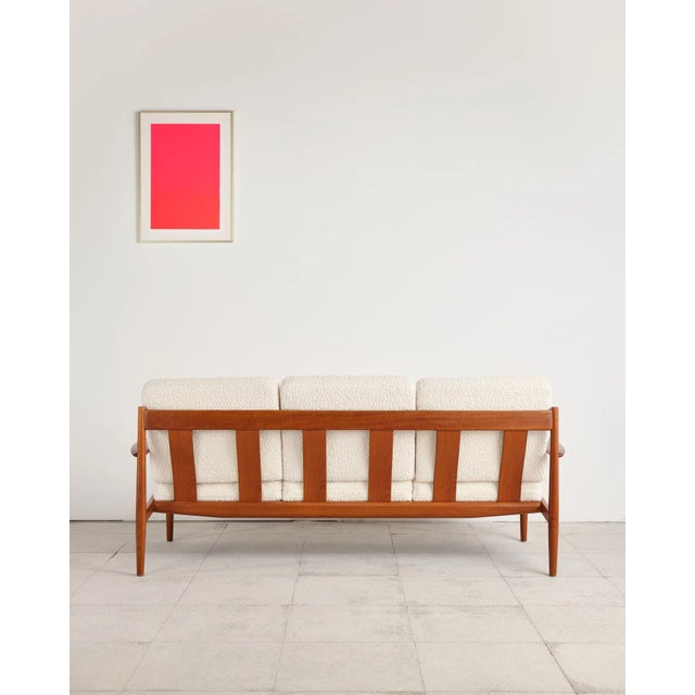 Wood Three-Seater Sofa Model 118 in Teak with Bouclé Upholstery by Grete Jalk for France & Søn, Denmark, 1950s For Sale - Image 7 of 18