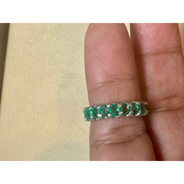 20 Pointer Each 4 Carat Emerald Anniversary Eternity Band / Ring Platinum For Sale - Image 10 of 18