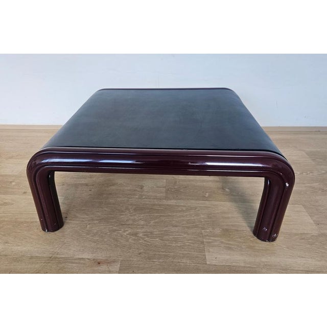 Vintage Coffee Table by Gae Aulenti, 1970, in Very Good conditions. Designed 1970 to 1979