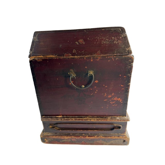 Antique Chinese Box in Original Patina For Sale In Chicago - Image 6 of 18