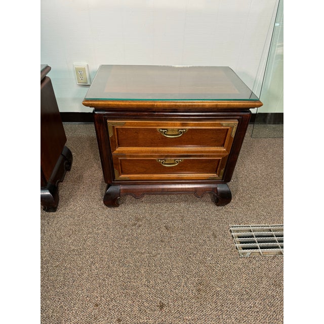 Pair of Broyhill nightstands have a great style and design. Stands are solid and well made. Legs are solid and provide...