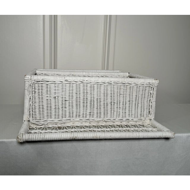 Mid-Century Modern Vintage Coastal White Wicker Double Wall Shelf Towel Bar For Sale - Image 3 of 12