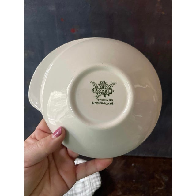 Set of Four (4) Black and White Royal China Bowls in Tweed MCM For Sale In Chicago - Image 6 of 9