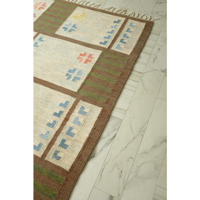 1950s Vintage Kilim Rug Designed by Alice Wallebäck For Sale - Image 5 of 9
