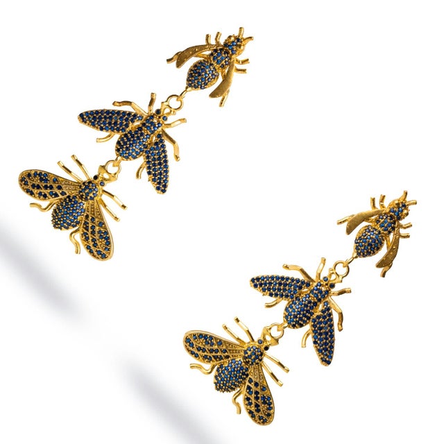 Contemporary Divine Connection Trio Queen Bee Sapphire & Gold Dangle Earrings, 2 Pieces For Sale - Image 3 of 6