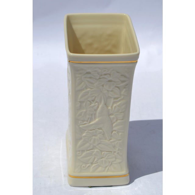 Lenox 1970s Lenox Hummingbird Rectangle Vase Embossed Fine Ceramic 24k Gold Trim For Sale - Image 4 of 18